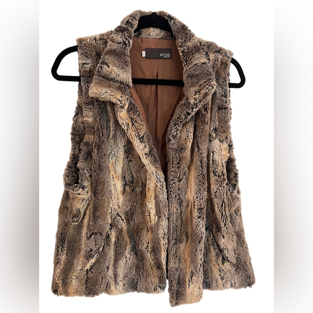MYNE Women's Sleeveless Faux-Fur Vest Size L Color Light Brown.